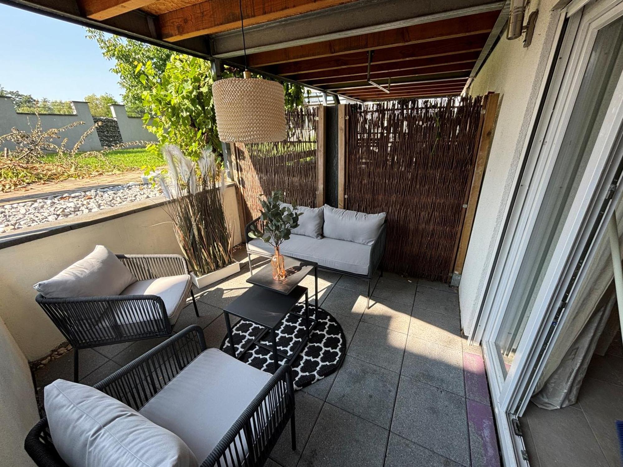 Blossom Apartment Garden View - Klimatisiert Friedrichshafen Ngoại thất bức ảnh